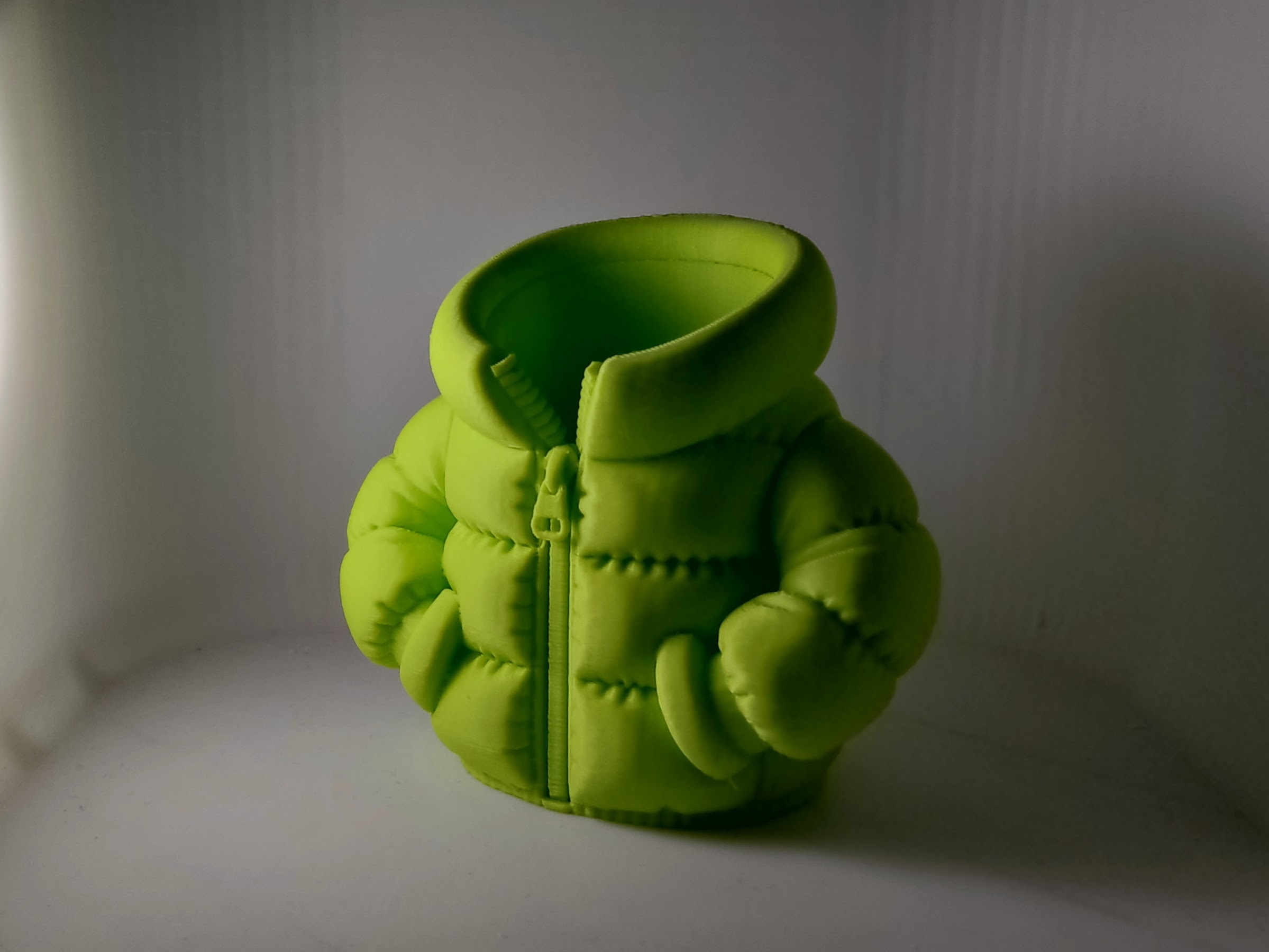 Porta-lápis Jaqueta Puffer impresso em 3D